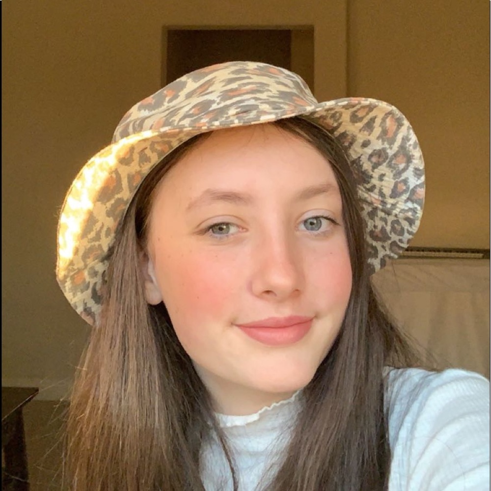 Meet your Posher, Julia